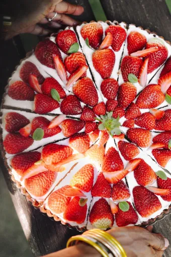 Nos tartes péi : la star du moment, notre tarte aux fraises, Saint-Pierre, L'Atelier de Flo - Coffee Shop Péï