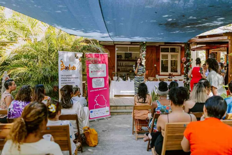 Traiteur spécialisé local et fait maison pour un séminaire, Saint-Pierre, L'Atelier de Flo - Coffee Shop Péï