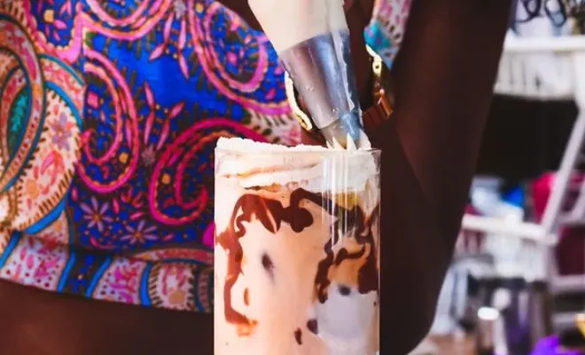 Focus sur notre boisson signature : ICED LATTE DAKATINE, Saint-Pierre, L'Atelier de Flo - Coffee Shop Péï